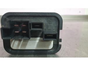 Used Heater resistor Opel Zafira (M75) 1.9 CDTI Price € 24,99 Margin scheme offered by Autodemontage Aandijk