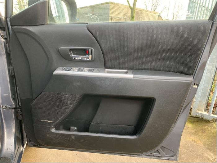 Front door trim 4-door, right from a Mazda 5 (CR19) 1.8i 16V 2010