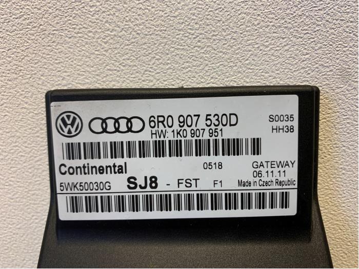 Módulo Gateway de un Volkswagen Polo V (6R) 1.2 TDI 12V BlueMotion 2012