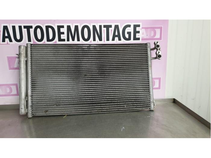 Air conditioning radiator from a BMW 3 serie (E90) 320d 16V Corporate Lease 2011