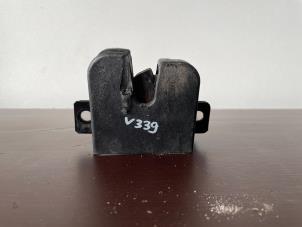 Used Tailgate lock mechanism Volkswagen Caddy III (2KA,2KH,2CA,2CH) 1.9 TDI Price € 19,99 Margin scheme offered by Autodemontage Aandijk