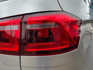 Używane Tylne swiatlo pozycyjne prawe Volkswagen Golf Sportsvan (AUVS) 2.0 TDI 150 16V Cena € 59,99 Procedura marży oferowane przez Autodemontage Aandijk