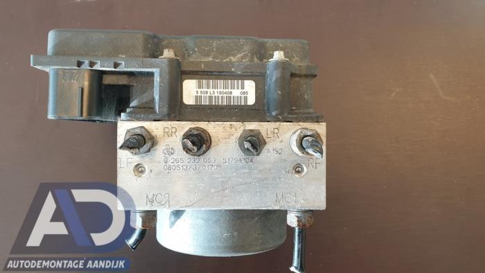 Used ABS pump Fiat Grande Punto (199) 1.4 Price € 74,99 Margin scheme offered by Autodemontage Aandijk