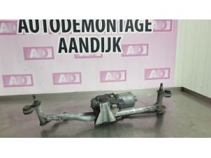 Używane Silnik i mechanizm wycieraczki Volkswagen Caddy III (2KA,2KH,2CA,2CH) 1.9 TDI Cena € 34,99 Procedura marży oferowane przez Autodemontage Aandijk