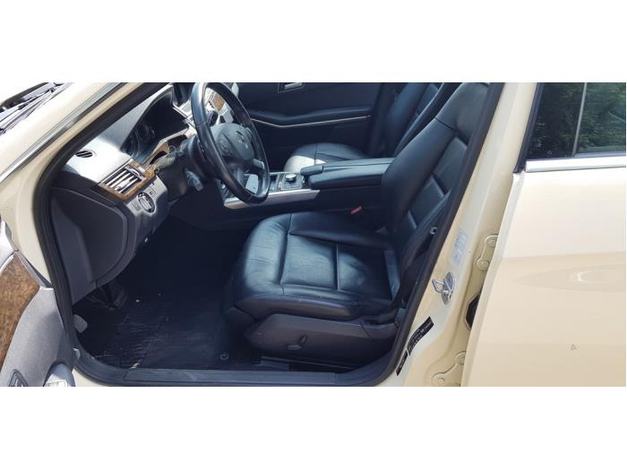 Seat, left from a Mercedes-Benz E (W212) E-200 CDI 16V BlueEfficiency,BlueTEC 2013