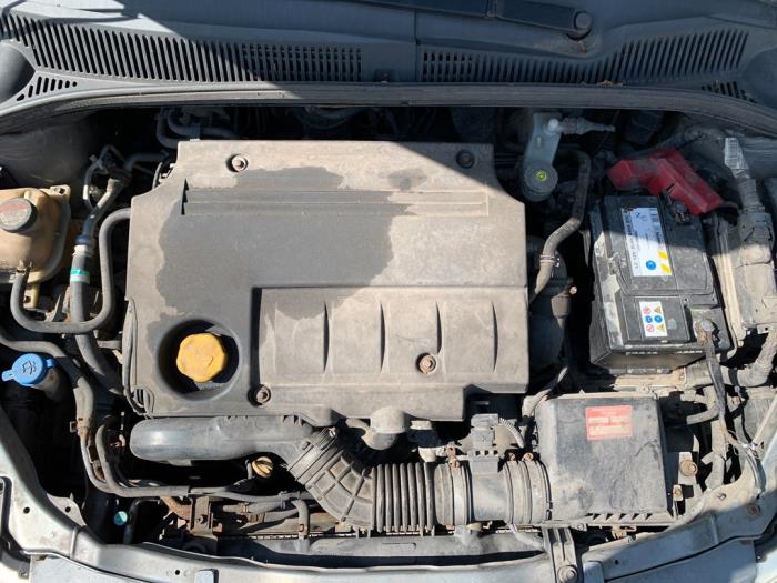 Engine from a Suzuki SX4 (EY/GY) 1.9 DDiS Grip 4x4 2009
