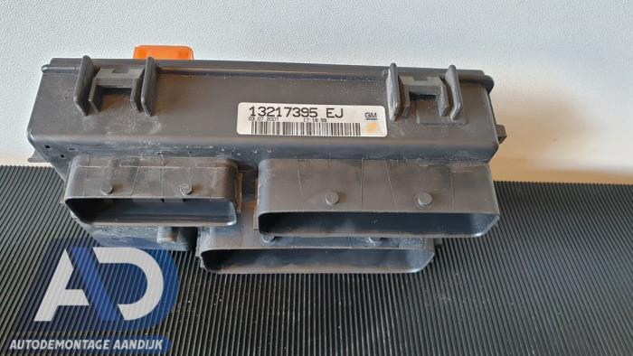 Begagnade Säkringsbox Opel Corsa D 1.7 CDTi 16V Ecotec Pris € 49,99 Marginaltabell erbjuds av Autodemontage Aandijk