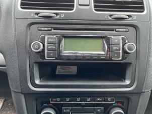 Gebrauchte Radio CD Spieler Volkswagen Golf VI Variant (AJ5/1KA) 1.6 TDI 16V 105 Preis € 49,99 Margenregelung angeboten von Autodemontage Aandijk