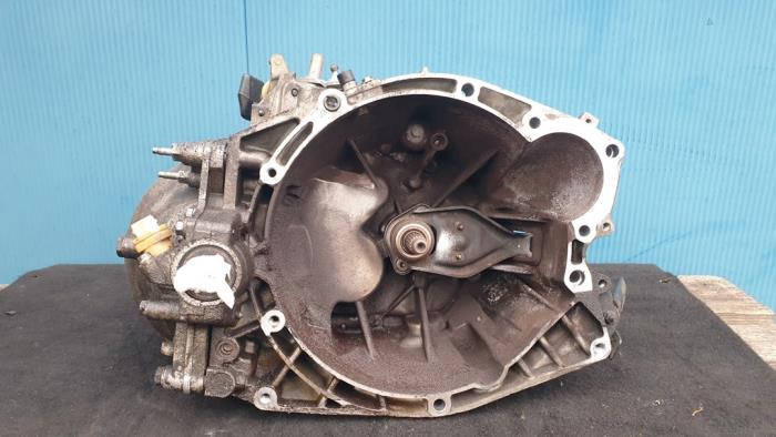 Gearbox from a Peugeot 607 (9D/U) 2.2 16V 2004