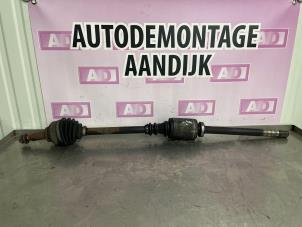 Gebrauchte Antriebswelle rechts vorne Opel Vivaro 1.9 DTI 16V Preis € 39,99 Margenregelung angeboten von Autodemontage Aandijk