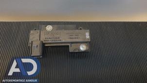 Usagé Antenne amplificateur Jaguar XF (CC9) 3.0 D V6 24V Prix € 19,99 Règlement à la marge proposé par Autodemontage Aandijk