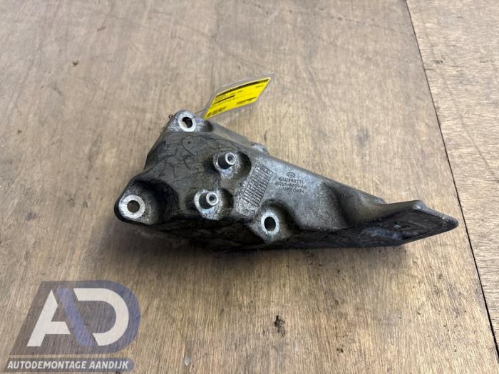 Used Engine mount Landrover Range Rover Sport (LS) 3.6 TDV8 32V Price € 19,99 Margin scheme offered by Autodemontage Aandijk