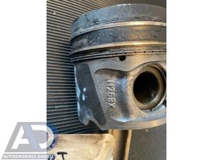 Piston d'un Land Rover Range Rover Sport (LS) 3.6 TDV8 32V 2008