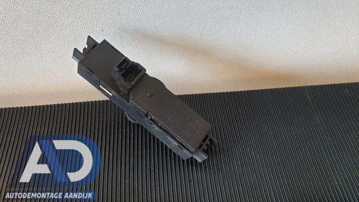 Commande ordinateur de bord d'un Peugeot 607 (9D/U) 2.2 16V 2004