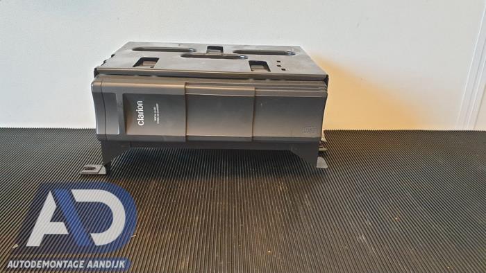 Używane Zmieniarka CD Peugeot 607 (9D/U) 2.2 16V Cena € 49,99 Procedura marży oferowane przez Autodemontage Aandijk