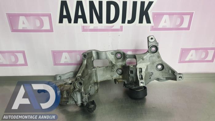 Begagnade Fäste, dieselpump Volkswagen Golf Sportsvan (AUVS) 2.0 TDI 150 16V Pris € 39,99 Marginaltabell erbjuds av Autodemontage Aandijk