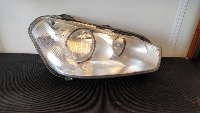Headlight, right from a Ford C-Max (DM2) 1.6 TDCi 16V 109 2008