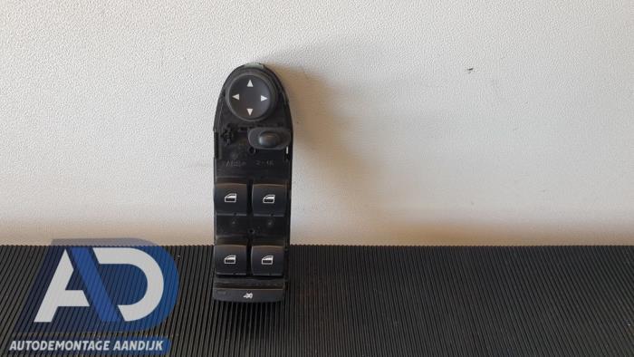Usados Interruptor combinado de ventanillas BMW 3 serie (E90) 320d 16V Corporate Lease Precio € 29,99 Norma de margen ofrecido por Autodemontage Aandijk