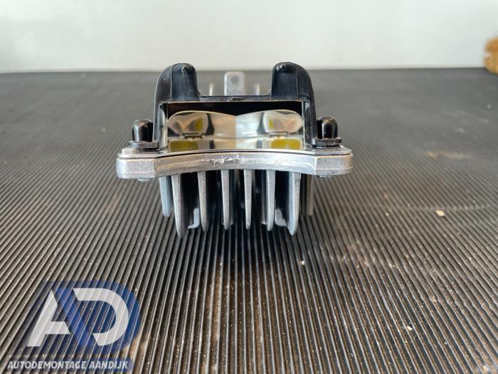 Używane Lampa LED Volkswagen Passat Variant (3G5) 1.8 TSI 16V Cena € 74,99 Procedura marży oferowane przez Autodemontage Aandijk