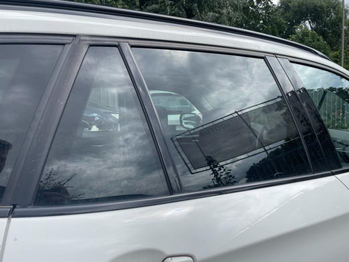Drzwi lewe tylne wersja 4-drzwiowa z BMW X1 (E84) sDrive 20d 2.0 16V 2012
