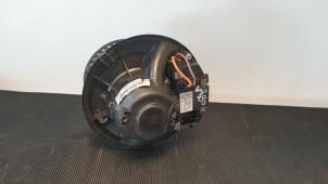 Używane Silnik wentylatora nagrzewnicy Audi Q3 (8UB/8UG) 2.0 TDI 16V 140 Cena € 74,99 Procedura marży oferowane przez Autodemontage Aandijk