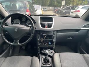 Usados Juego y módulo de airbag Peugeot 207/207+ (WA/WC/WM) 1.4 16V Precio € 249,99 Norma de margen ofrecido por Autodemontage Aandijk