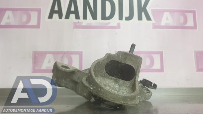 Used Engine mount Seat Exeo ST (3R5) 2.0 TDI 16V Price € 34,99 Margin scheme offered by Autodemontage Aandijk