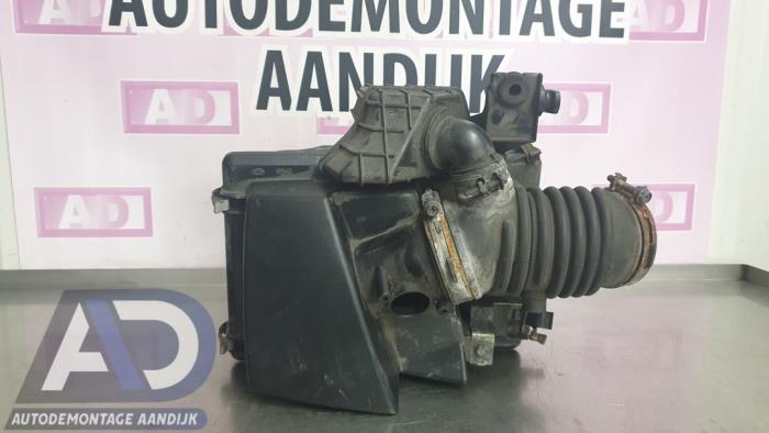 Begagnade Luftfilterhus Mazda 5 (CR19) 1.8i 16V Pris € 39,99 Marginaltabell erbjuds av Autodemontage Aandijk