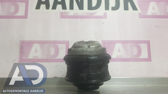 Used Engine mount Mercedes C (W203) 1.8 C-180K 16V Price € 24,99 Margin scheme offered by Autodemontage Aandijk