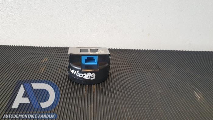Begagnade Regnsensor Mercedes E (W212) E-200 CDI 16V BlueEfficiency,BlueTEC Pris € 19,99 Marginaltabell erbjuds av Autodemontage Aandijk