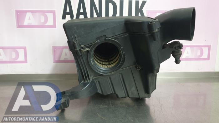 Begagnade Luftfilterhus Ford Focus 3 1.0 Ti-VCT EcoBoost 12V 100 Pris € 29,99 Marginaltabell erbjuds av Autodemontage Aandijk