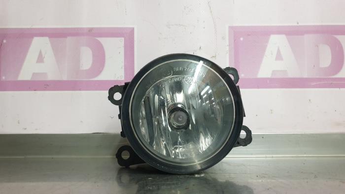 Fog light, front left from a Ford Focus 3 1.0 Ti-VCT EcoBoost 12V 100 2012