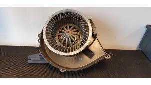 Usados Motor de ventilador de calefactor Skoda Fabia II (5J) 1.9 TDi Precio € 19,99 Norma de margen ofrecido por Autodemontage Aandijk