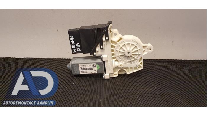 Usados Motor de ventanilla de puerta Volkswagen Golf V Variant (1K5) 1.9 TDI Precio € 24,99 Norma de margen ofrecido por Autodemontage Aandijk
