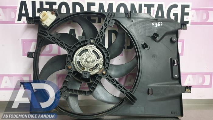 Używane Silnik wentylatora Opel Adam 1.4 16V Cena € 79,99 Procedura marży oferowane przez Autodemontage Aandijk
