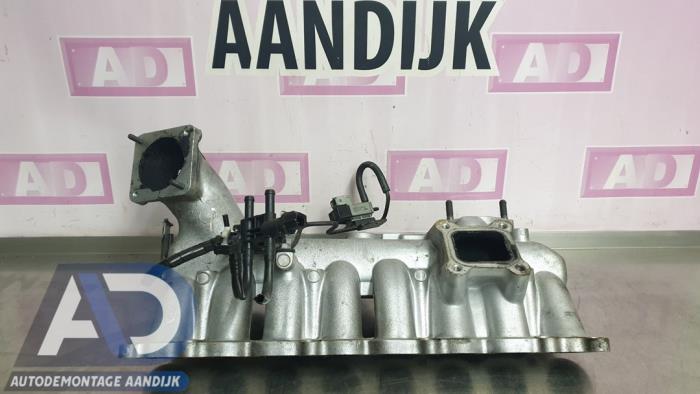 Begagnade Insugsrör Kia Sorento I (JC) 2.5 CRDi 16V VGT Pris € 74,99 Marginaltabell erbjuds av Autodemontage Aandijk
