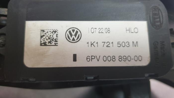 Throttle pedal position sensor from a Volkswagen Tiguan (5N1/2) 2.0 TDI 16V 4Motion 2009
