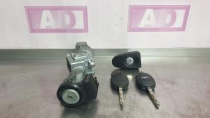 Used Ignition lock + key Ford Mondeo IV 1.8 TDCi 125 16V Price € 39,99 Margin scheme offered by Autodemontage Aandijk