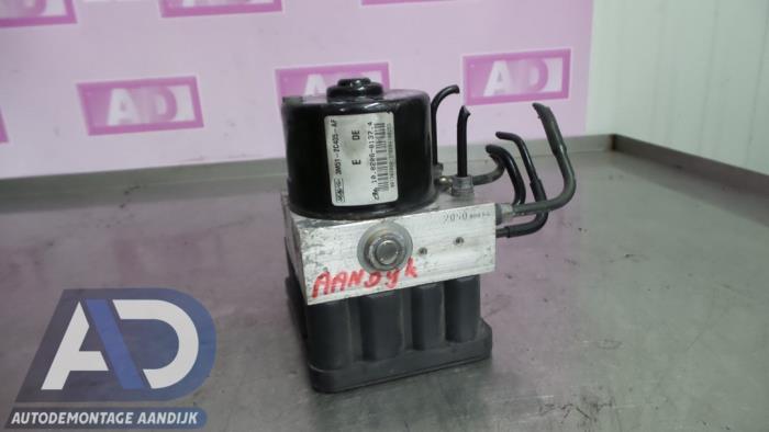 Begagnade ABS-pump Mazda 3 Sport (BK) 1.6 CiTD 16V Pris € 69,99 Marginaltabell erbjuds av Autodemontage Aandijk