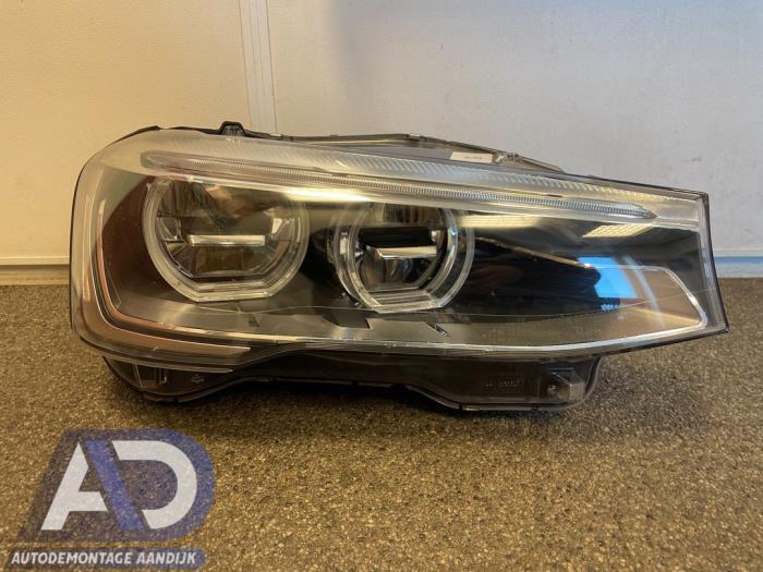 Używane Reflektor prawy BMW X3 (F25) xDrive30d 24V Cena € 349,99 Procedura marży oferowane przez Autodemontage Aandijk