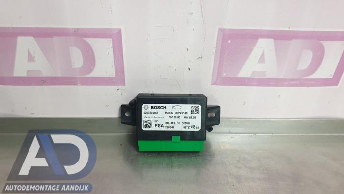 Begagnade PDC-modul Citroen C4 Cactus (0B/0P) 1.2 PureTech 82 12V Pris € 39,99 Marginaltabell erbjuds av Autodemontage Aandijk