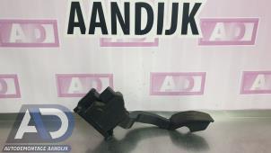 Gaspedalposition Sensor van een Opel Corsa D 1.2 16V 2008