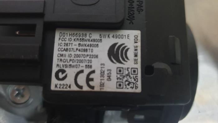 Cerradura de contacto y llave de un Mazda 2 (DE) 1.3 16V MZR 2013