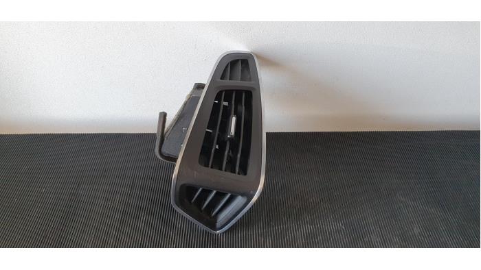 Dashboard vent from a Ford Focus 3 Wagon 1.6 TDCi ECOnetic 2014