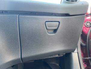 Używane Schowek w desce rozdzielczej Ford Fiesta 6 (JA8) 1.25 16V Cena € 29,99 Procedura marży oferowane przez Autodemontage Aandijk