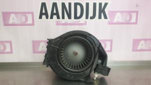 Usados Motor de ventilador de calefactor Audi A6 Avant (C6) 2.7 TDI V6 24V Precio € 74,99 Norma de margen ofrecido por Autodemontage Aandijk