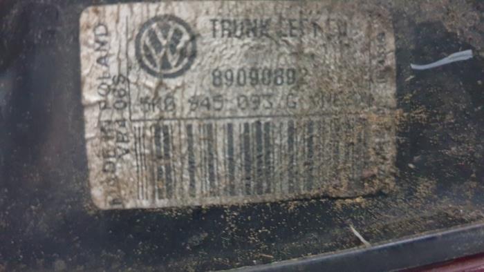 Taillight, left from a Volkswagen Golf VI (5K1) 1.4 16V 2011