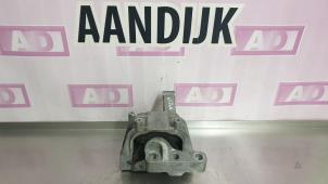 Used Engine mount Audi Q3 (8UB/8UG) 2.0 TDI 16V 140 Price € 34,99 Margin scheme offered by Autodemontage Aandijk
