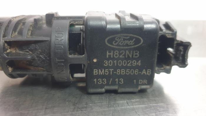 Sensor de temperatura interior de un Ford Focus 3 Wagon 1.6 TDCi ECOnetic 2014
