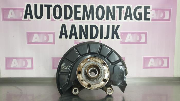 Achsschenkel links vorne van een Audi Q3 (8UB/8UG) 2.0 TDI 16V 140 2014
